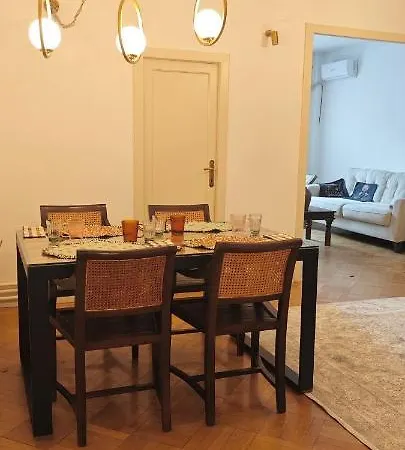 מלון אהבה Luxury 3 בוקרשט